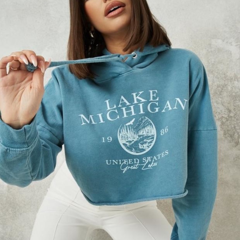 Missguided Blue Lake Michigan Graphic Cropped Hoodie
